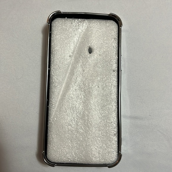 iPhone 13 Pro Max - Picture 2 of 2